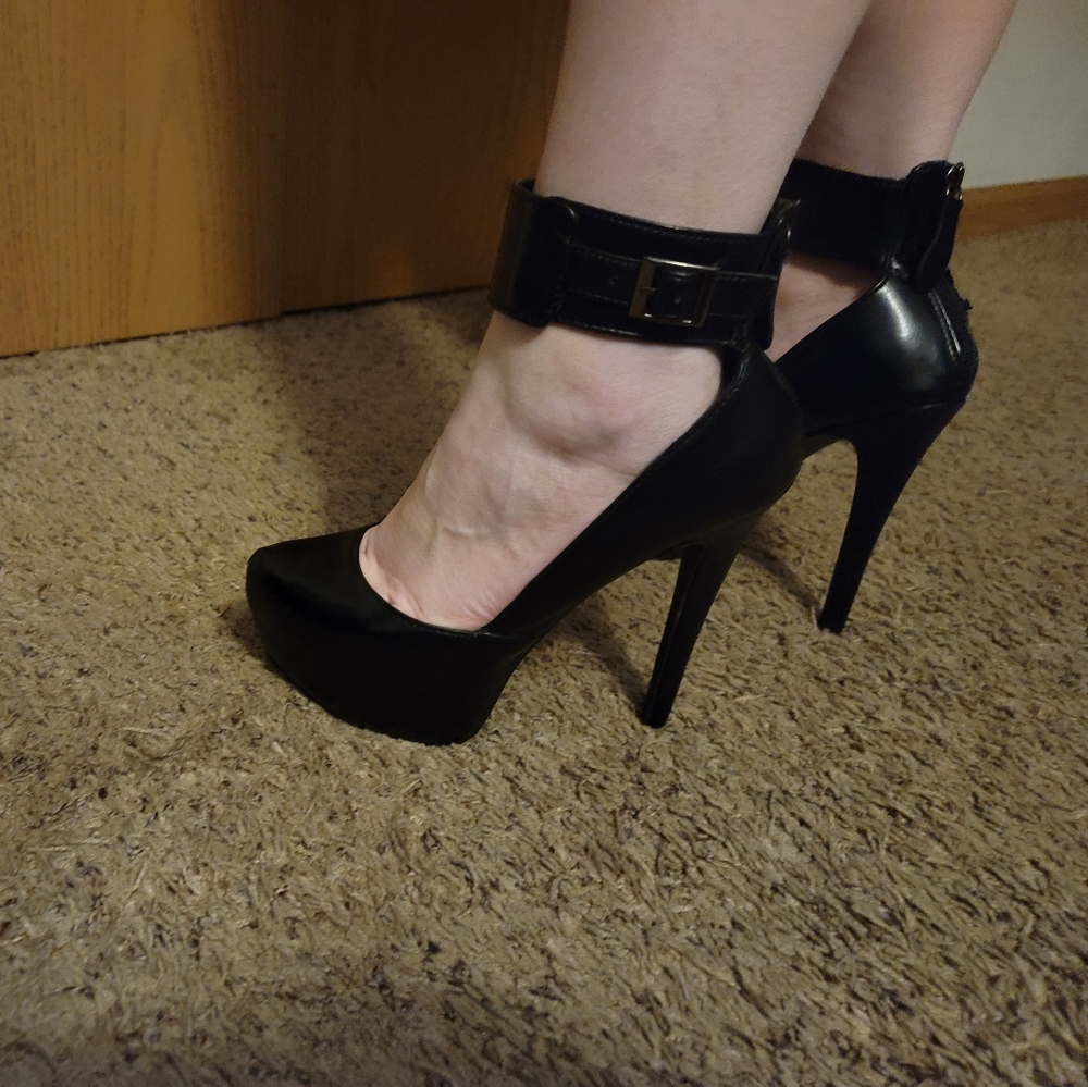 Shoes - Picture 10 of 12
